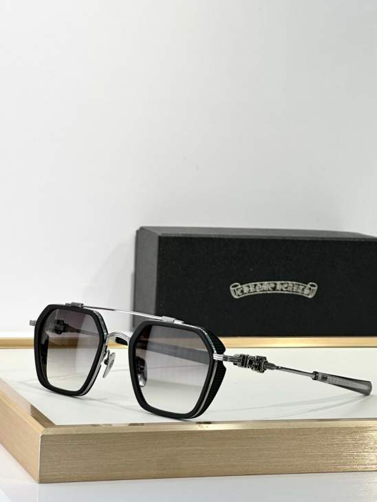 Picture of Chrome Hearts Sunglasses _SKUfw71516565fw